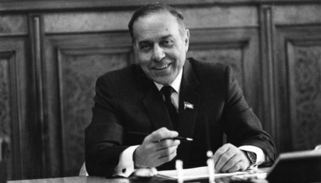 Heydər Əliyev Xəzər Dəniz Gəmiçiliyini necə xilas etdi?