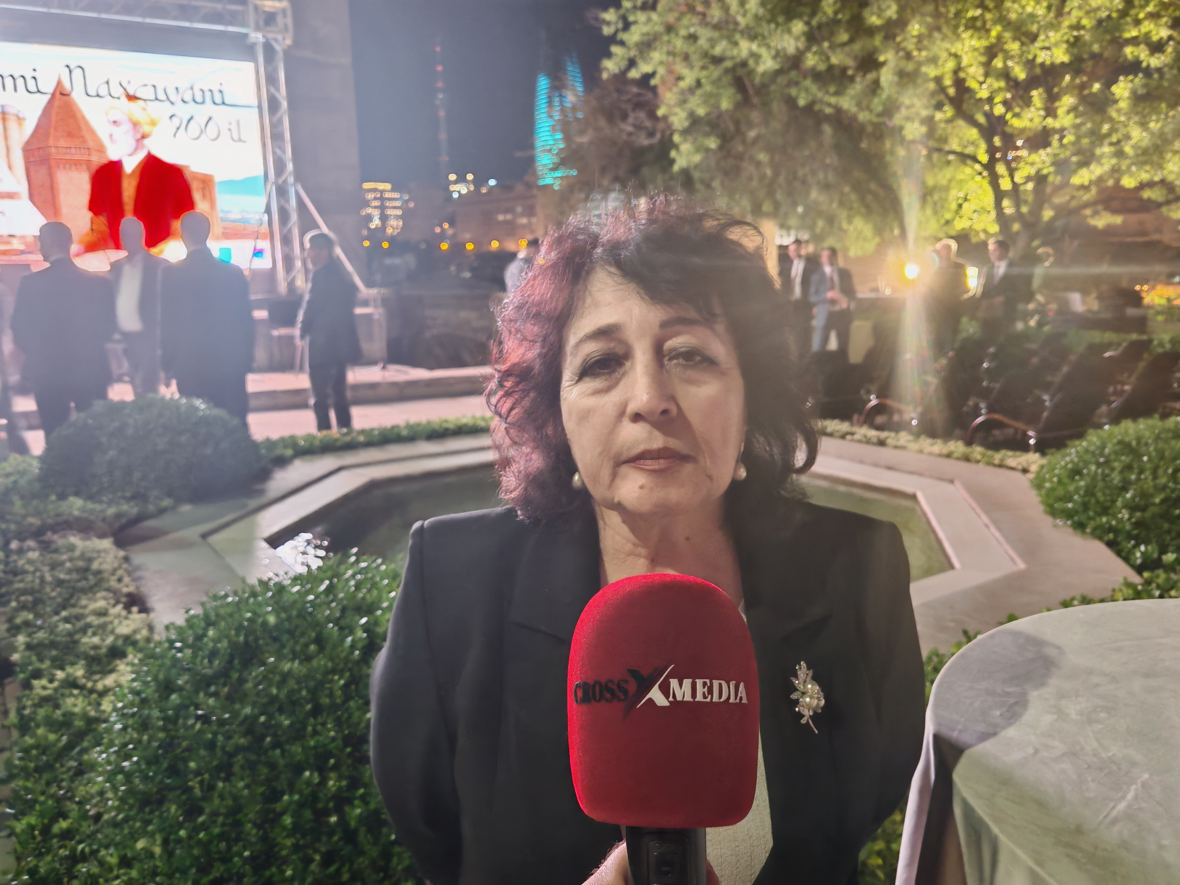 Rahibə Əliyeva - Əcəmi sənətində olan dəqiqlik onun riyazi biliklərinin olduqca yüksək olduğundan xəbər verir