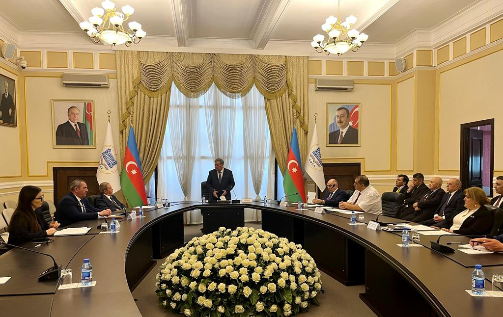 Yeniləşən Akademiyada rəqəmsallaşma üzrə müavinlərin seçilməsinə dair müsahibə təşkil olunub