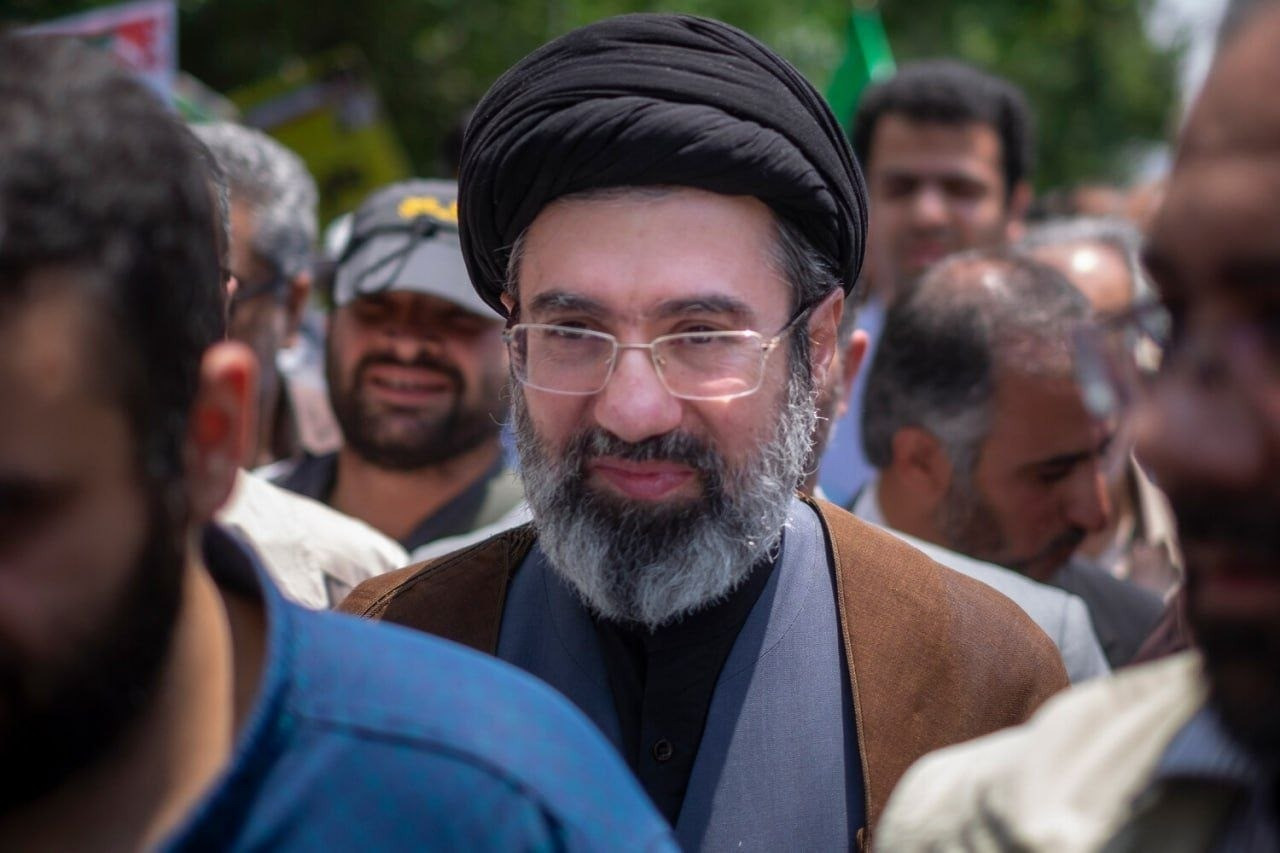 Rəsmi Tehran daxilində pərdəarxası idarəetmə iddiaları artır