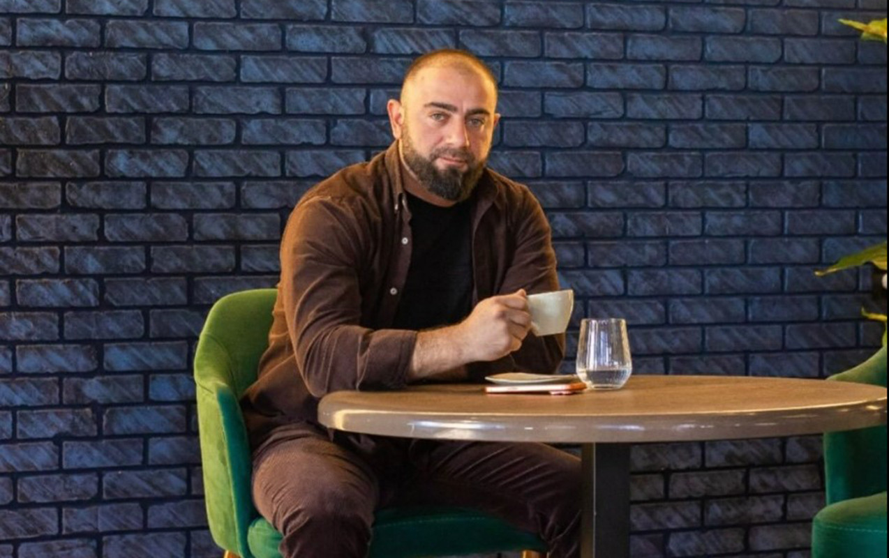 İş adamı restorandan çıxarkən güllələnib