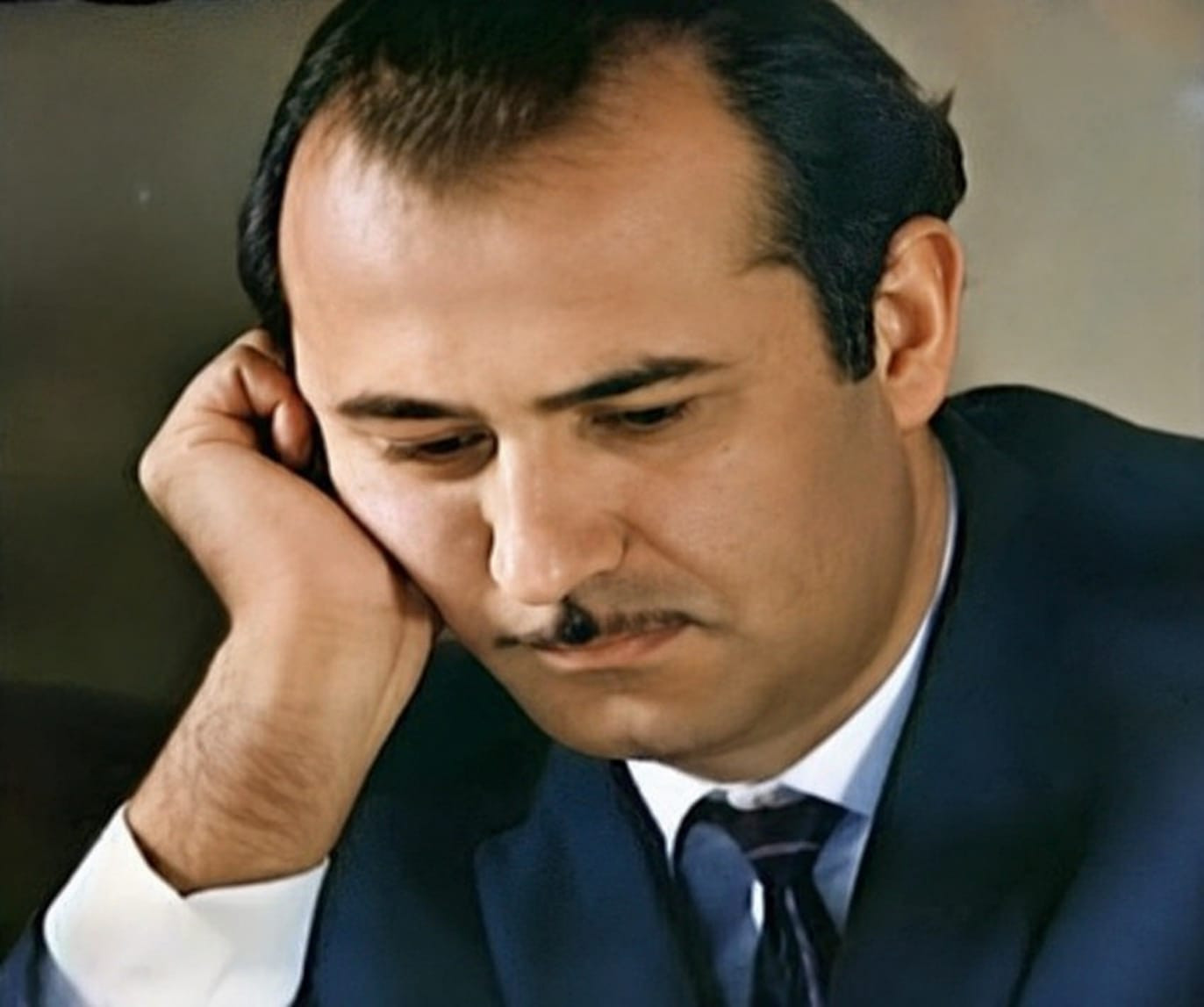Poeziyada sözün mənəvi çəkisini yaradan sənətkar - Hikmət Ziya