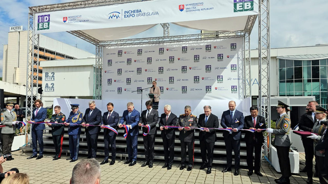 Azərbaycanın müdafiə nazirinin Slovakiyaya səfəri davam edir