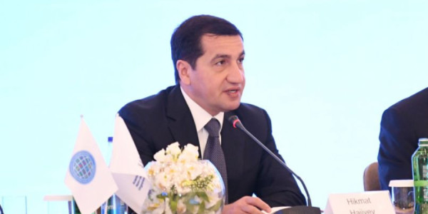 Hikmət Hacıyev: Özbəkistan və Azərbaycan münasibətləri yeni bir mərhələyə qədəm qoyub
