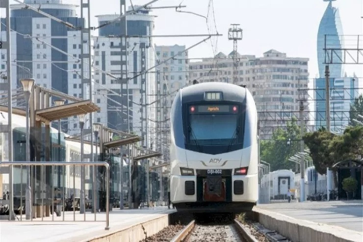 Bakıdan Tbilisiyə qatarlar  bu saatda yola düşəcək