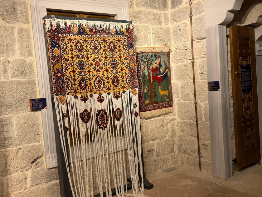 Azərbaycan xalçaları istanbullu sənətsevərlərə ən yeni texnologiya ilə təqdim olunur