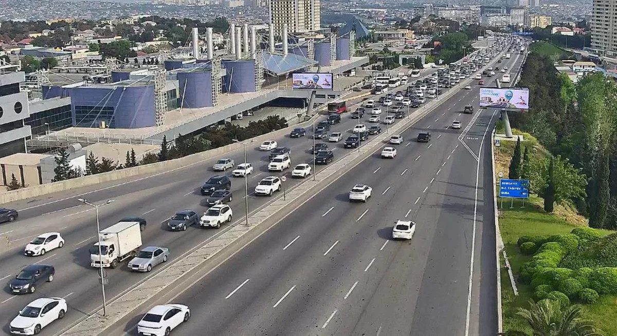 Bakının bəzi yollarında sıxlıq müşahidə olunur