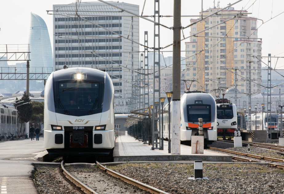 Bakı–Tbilisi–Bakı qatarında siniflər üzrə gediş haqqı açıqlanıb