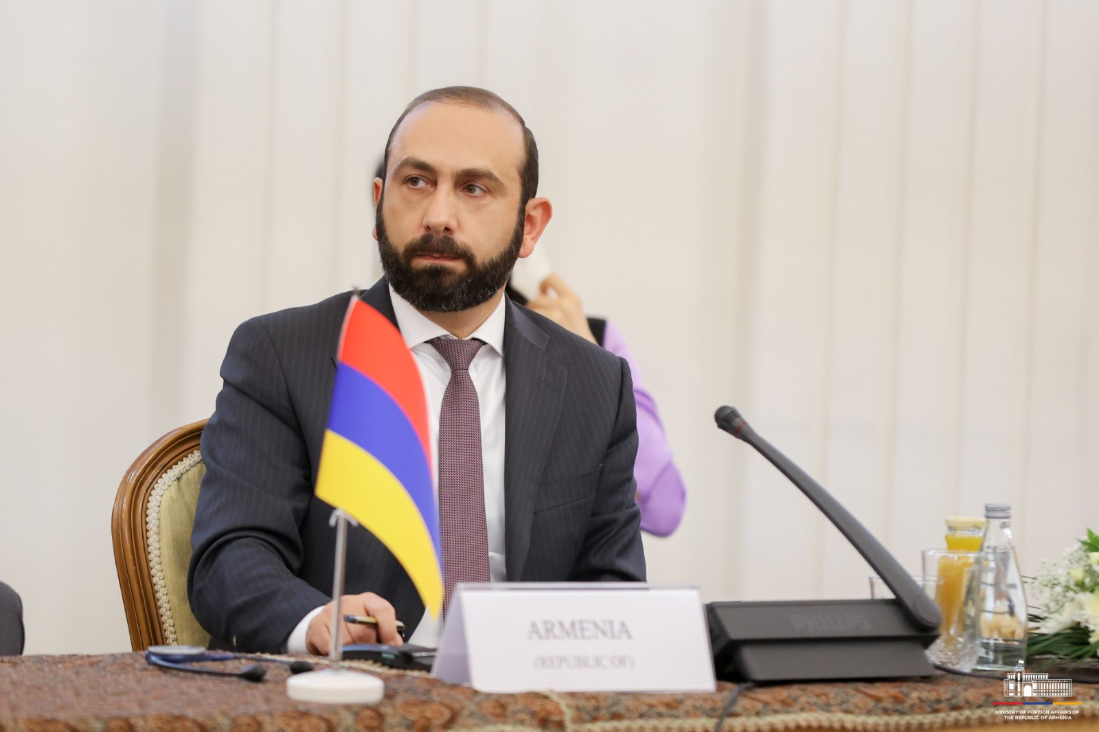 Mirzoyan: Rusiya ilə münasibətləri kəsmək niyyətimiz yoxdur