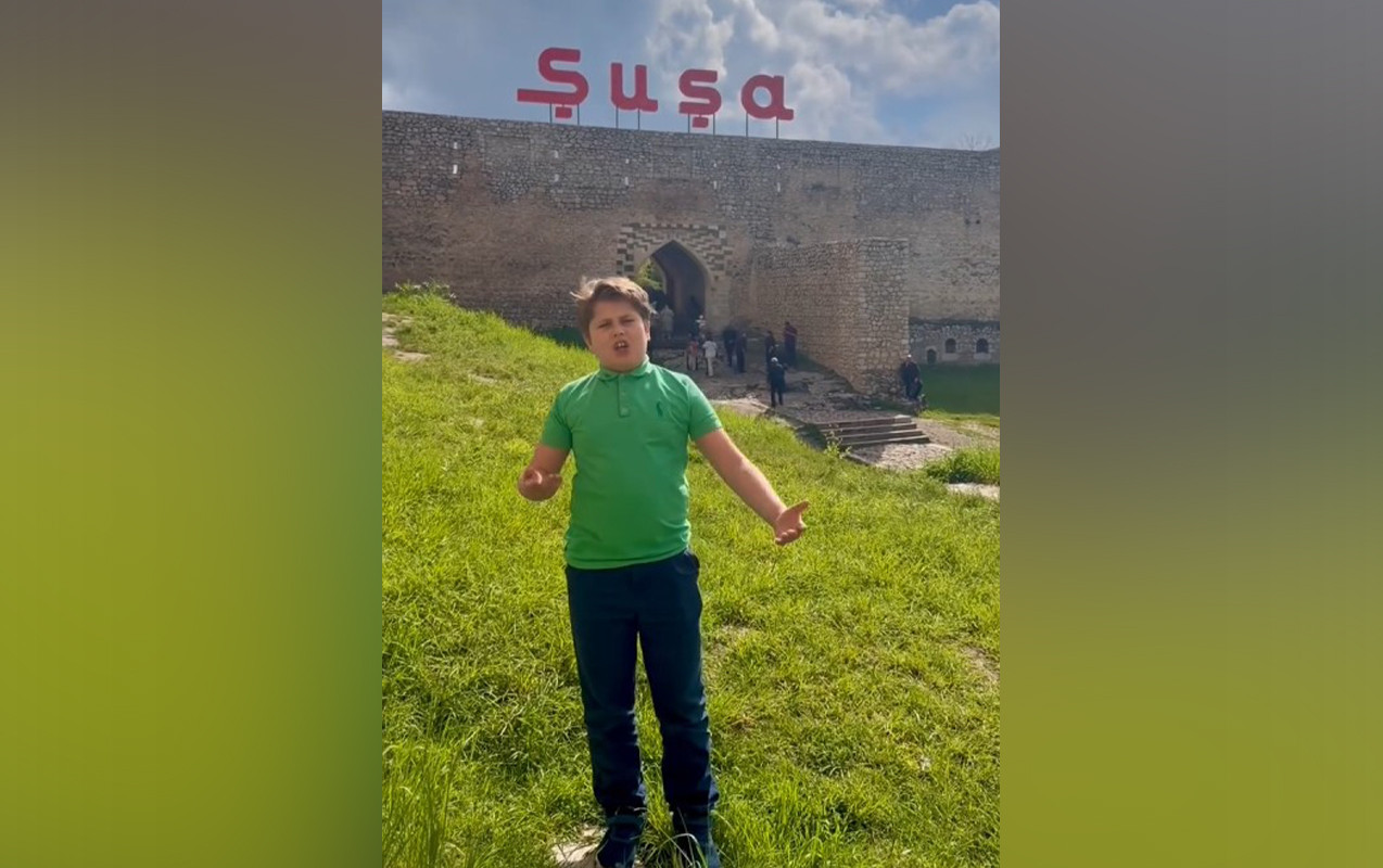 Moldovanın Azərbaycandakı səfirinin oğlu Şuşada “Şən Azərbaycan” mahnısını ifa edib