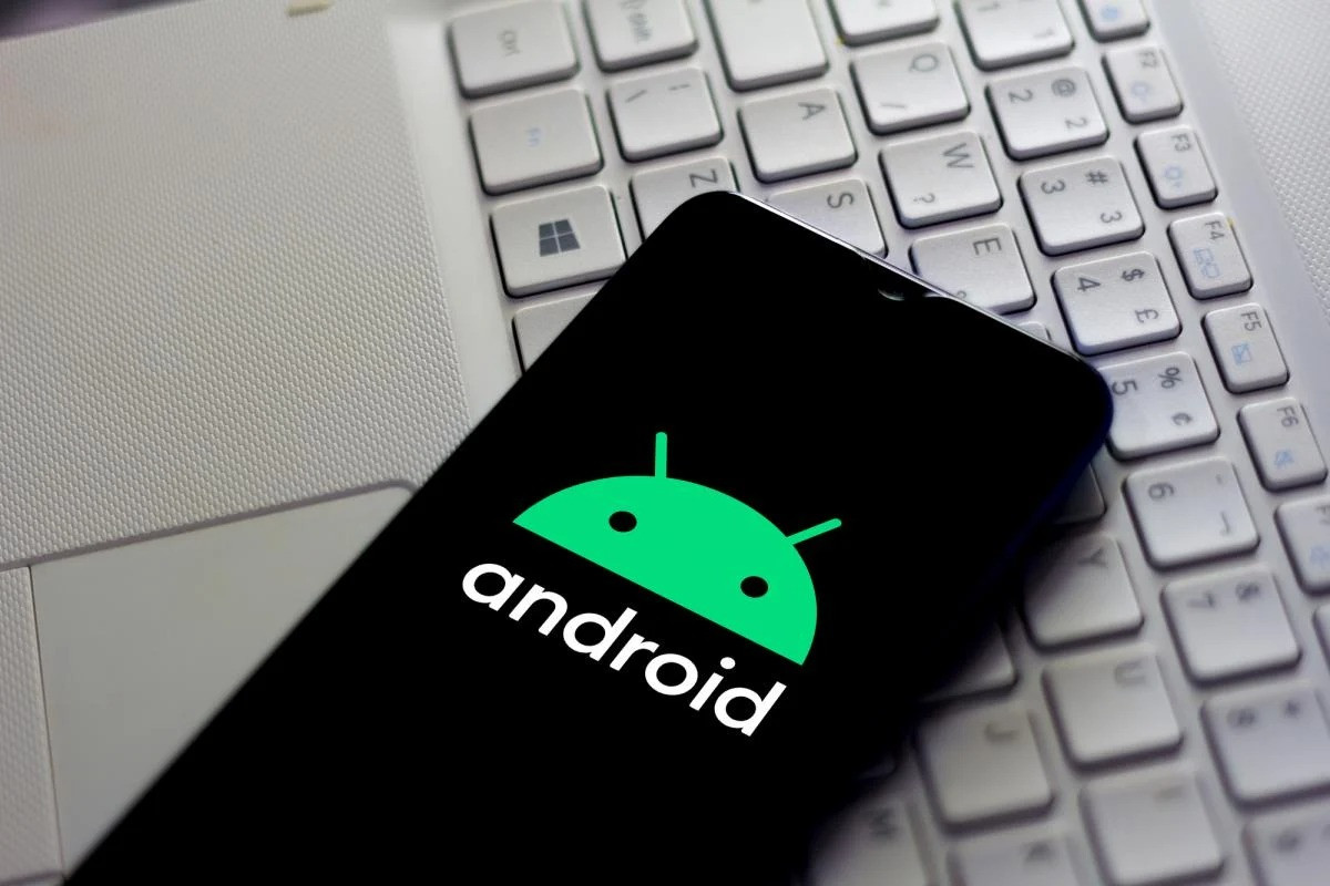 2026-cı ildə almaq üçün təhlükəsiz olan beş köhnə smartfon seçilib