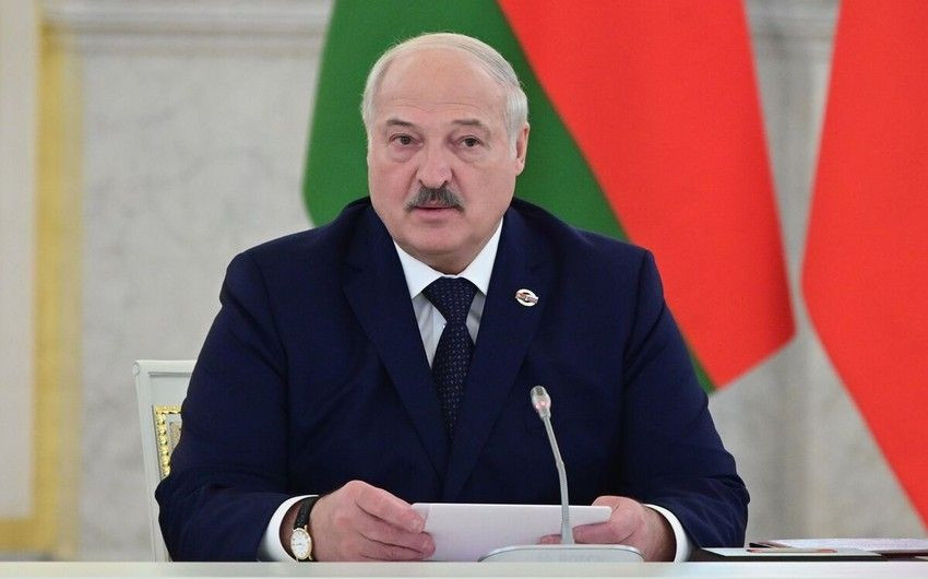 Lukaşenko Ermənistanı Rusiya və Avropa arasında seçimə tələsməməyə çağırıb
