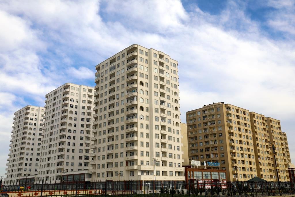 Bakıda tikinti şirkləti 169 sakini aldadıb - VİDEO