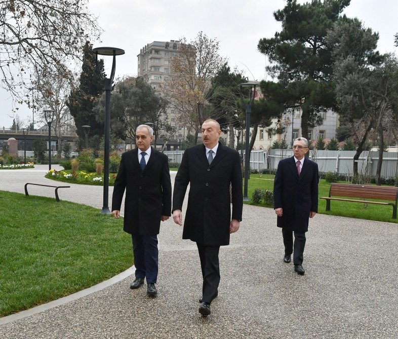 İlham Əliyev Bakının daha bir parkında: Eldar Əzizovla&nbsp; Elxan Abdullayev&nbsp;görülən işlərlə bağlı məlumat veriblər + FOTO