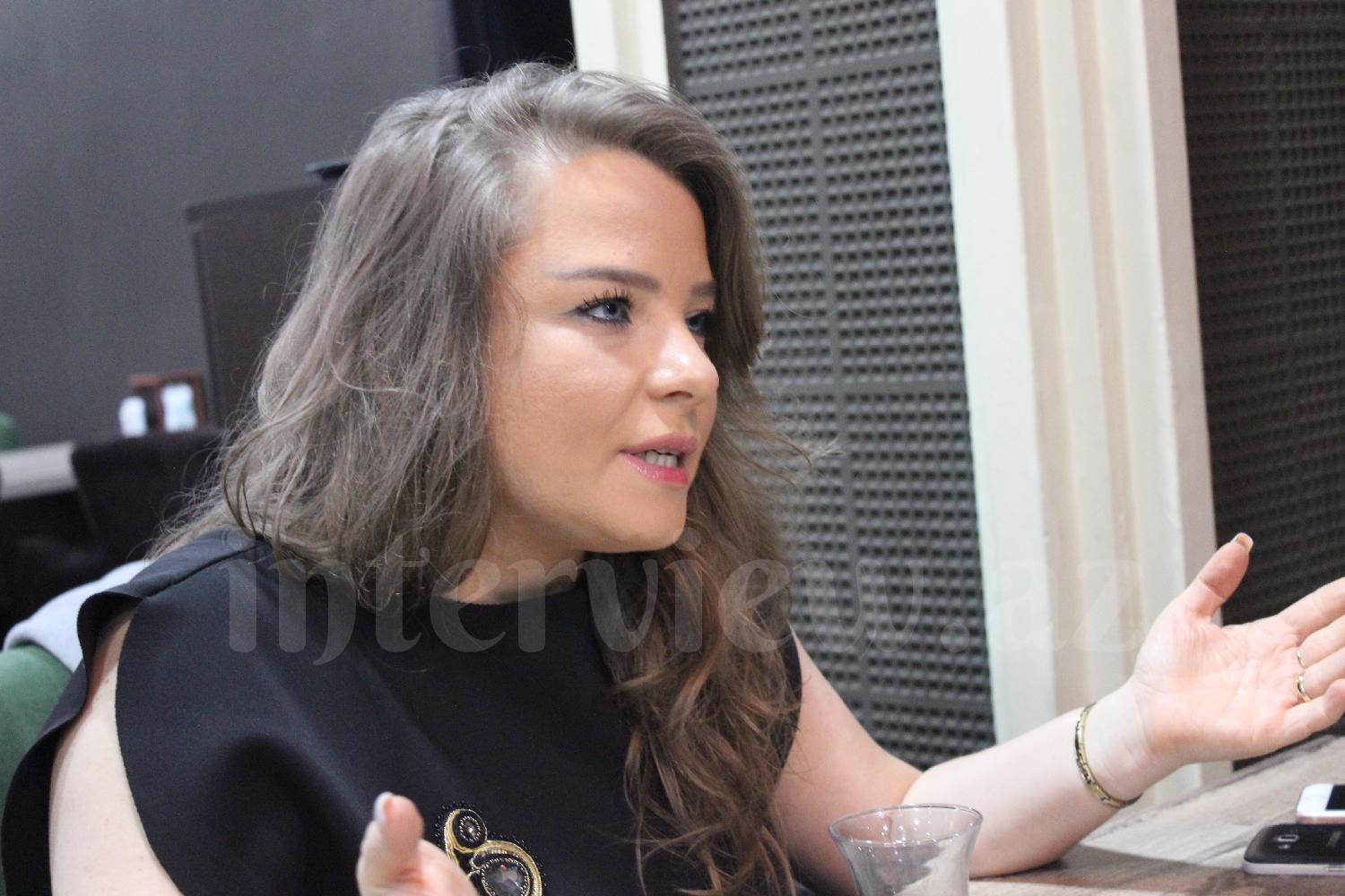 "Kimsə məni qınayacaq, kimsə isə anlayacaq, ancaq məcbur qaldım..." - Tanınmış jurnalist seçkidən geri çəkildi