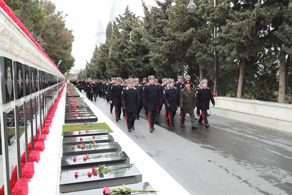 Daxili İşlər Nazirliyinin rəhbərliyi Şəhidlər Xiyabanında - FOTOLAR