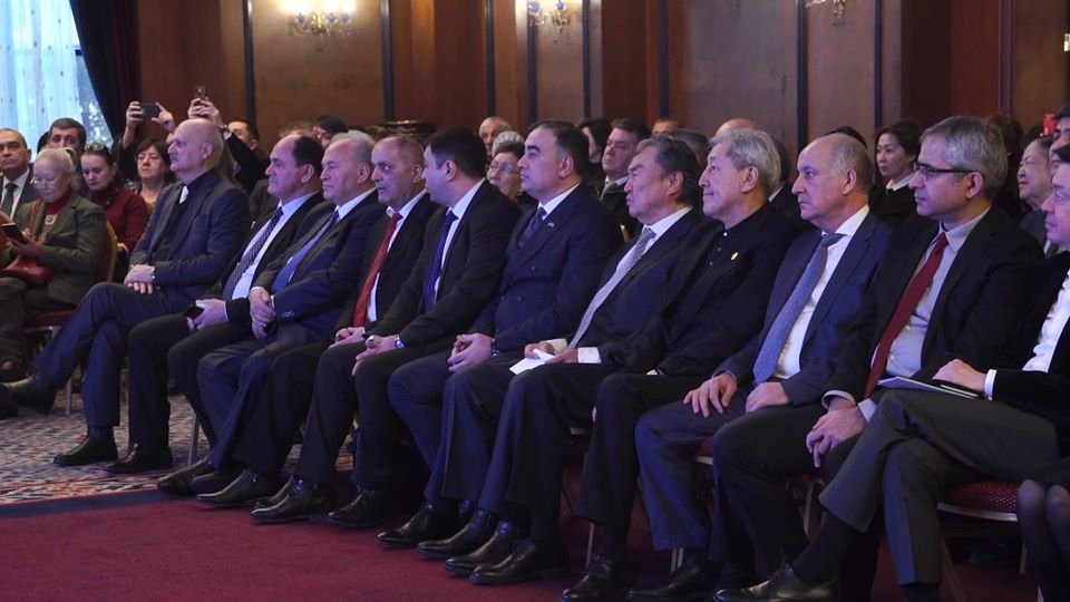 &nbsp;Oljas Süleymenov&nbsp;20 Yanvar faciəsinin ildönümü ilə bağlı&nbsp;Almatıda keçirilən tədbirdə - Çıxış +&nbsp;FOTOLAR