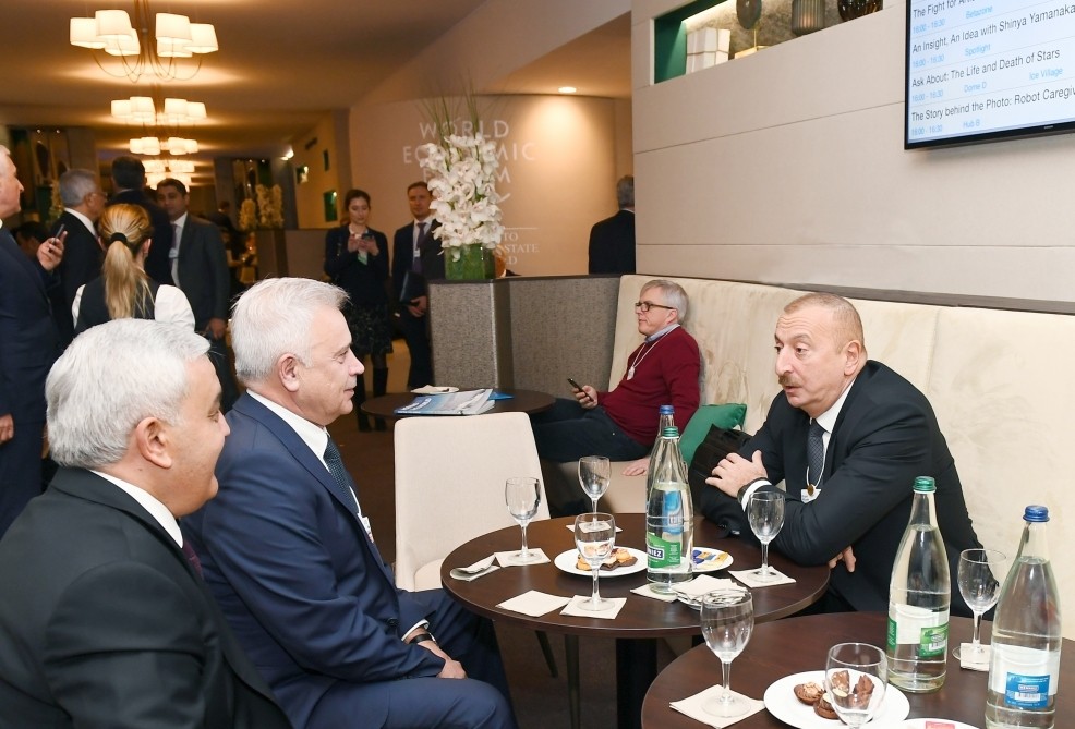 Prezident Vahid Ələkbərovla Davosda bir araya gəldi - İki yatağın birgə işlənilməsi barədə razılaşma oldu + FOTO