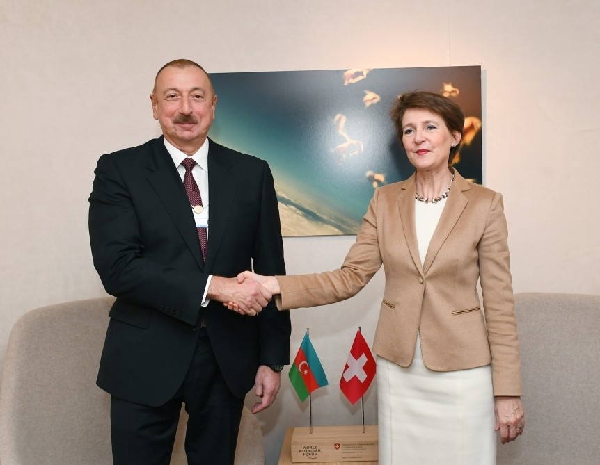Prezident İlham Əliyev Davosda İsveçrə Prezidenti ilə görüşüb