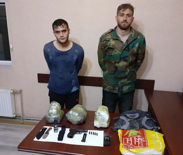 Biləsuvarda polis silahlı İran vətəndaşlarını saxladı - Üzərlərindən nələr çıxmadı ki... + FOTO