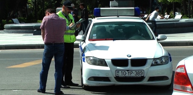 Cəriməni ödəməyən sürücülərə rəsmi xəbərdarlıq: "Ölkədən çıxa bilməyəcəksiniz"