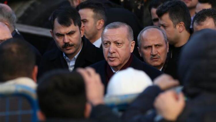 Ərdoğan zəlzələdə ölən ana və uşağın cənazəsini çiyinində daşıdı: "Heç kəsin diqqətdən kənarda qalmayacaq"