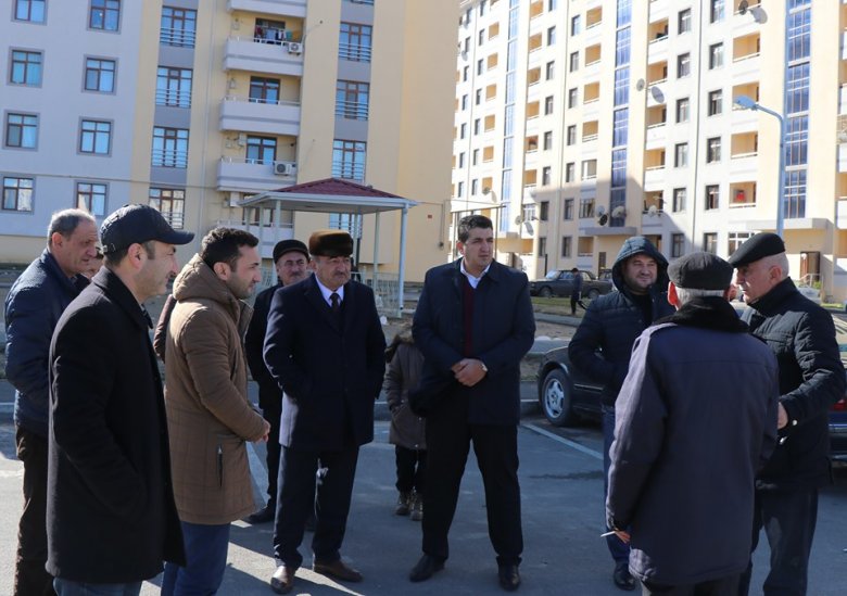 Deputatlığa namizəd Zaur Məmmədov köçkün şəhərciyində seçicilərlə görüşdü, ağsaqqallardan xeyir-dua aldı - FOTOLAR