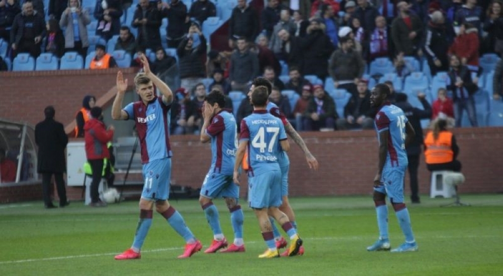 "Trabzonspor" futbolçularına bir aylıq icazə verdi