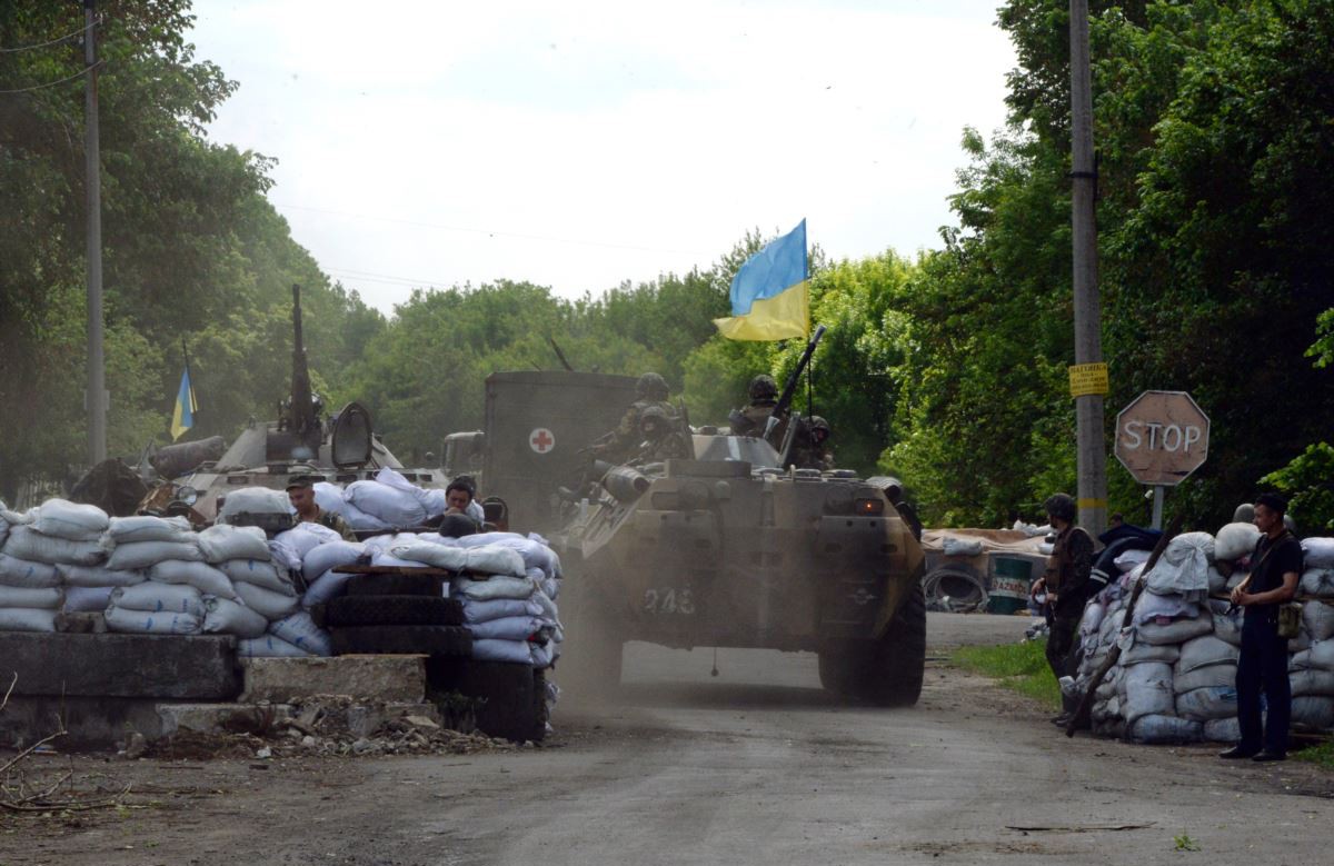 Donbas separatçılarının Ukrayna ordusuna qarşı hücum dayandırıldı&nbsp;- Ölən və yaralananlar var + VİDEO