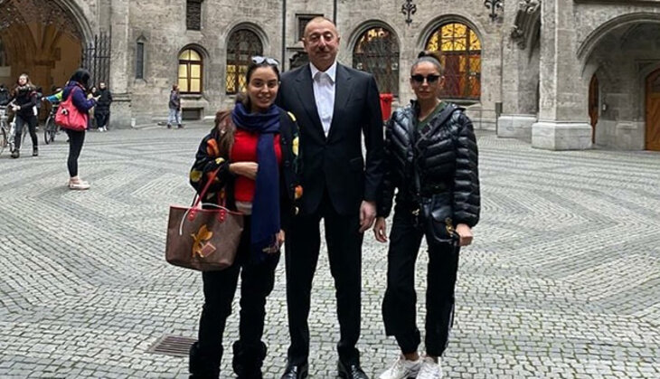 Prezident ailəsi ilə birlikdə Romada şəhər gəzintisində - FOTOLAR