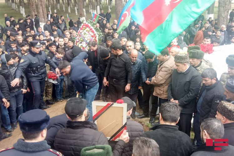 Azərbaycan-Ermənistan sərhədində meyiti tapılan hərbçi dəfn edilib - FOTO