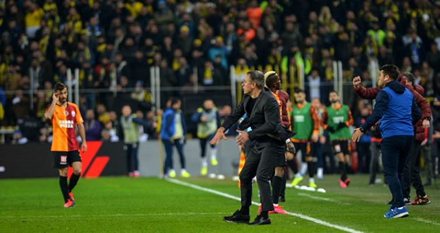 "Fənərbağça"da ilk istefa oldu - Ərsun Yanal getdi