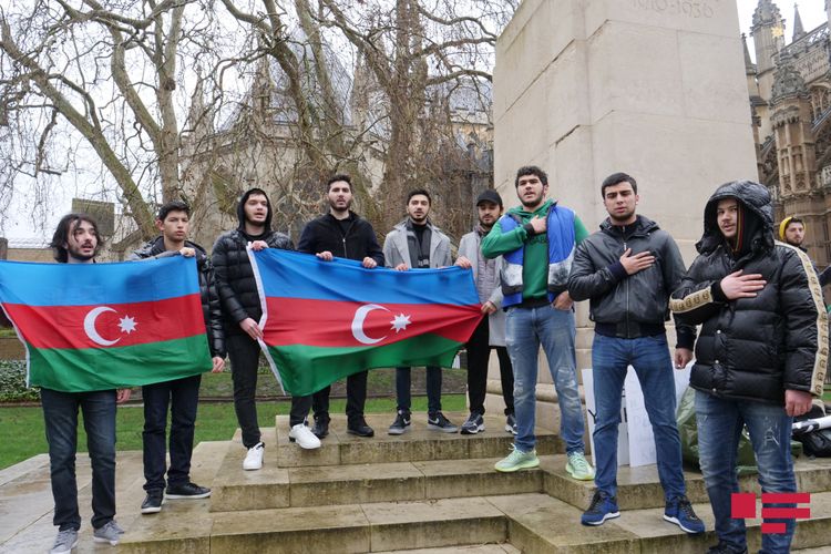 Londonda Xocalı soyqırımı ilə bağlı yürüş-mitinq keçirilib - FOTOLAR