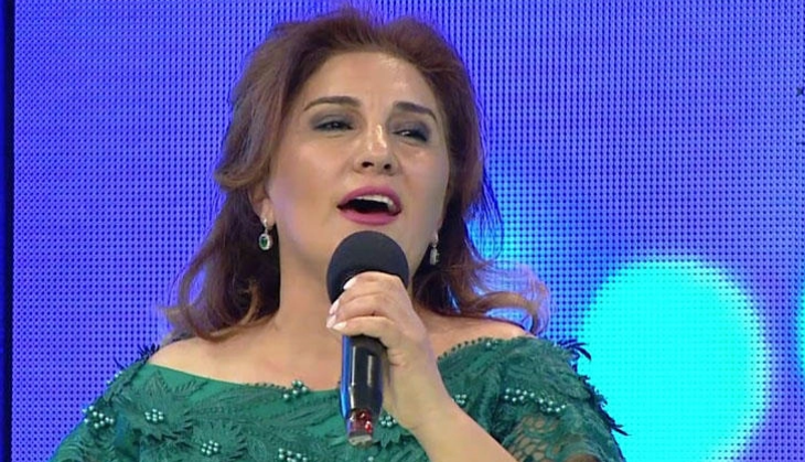"Bəli, kişi müğənnilər yanlarında apardıqları qadın müğənniləri satır" - İfaçı "Gördüyüm "səhnə" var" deyir