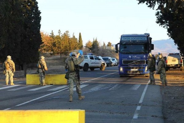 Gürcüstanda &ldquo;komendant saatı&rdquo; martın 1-dək qüvvədə qalacaq