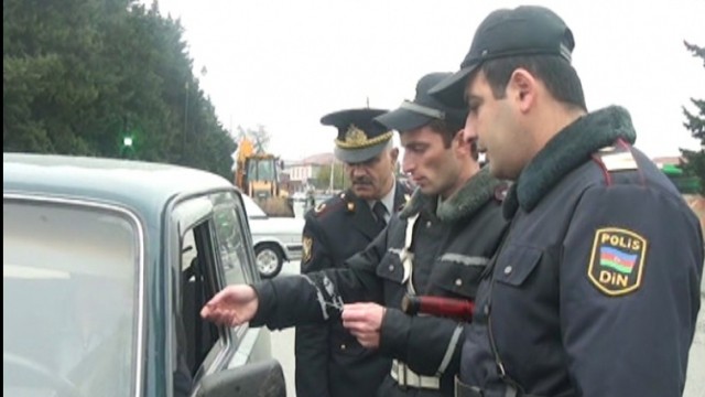 "Şəxsi nəqliyyat vasitələrindən az istifadə edin" - DYP-dən sürücülərə tövsiyə