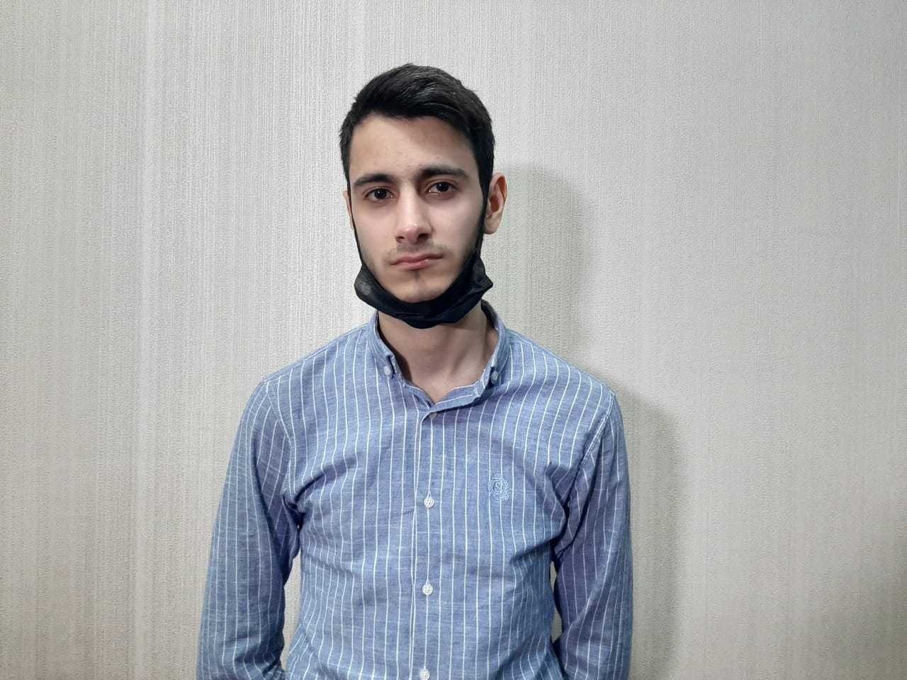Bu gənc &ldquo;8103&rdquo;dən gələn SMS-in tarixini proqramla dəyişdirdiyi üçün həbs edildi - FOTO