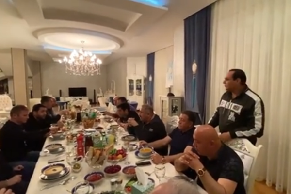 "10 nəfərə icazə var, biz də 11 nəfər olmuşuq..." - Müğənni Manaf karantin rejimini pozmasına belə cavab verdi + FOTO