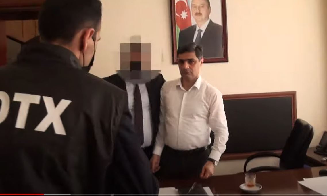 NAZİR MÜAVİNİ İLƏ XİDMƏT RƏİSİ BELƏ SAXLANILIB - DTX görüntüləri&nbsp;yaydı&nbsp;+&nbsp;VİDEO