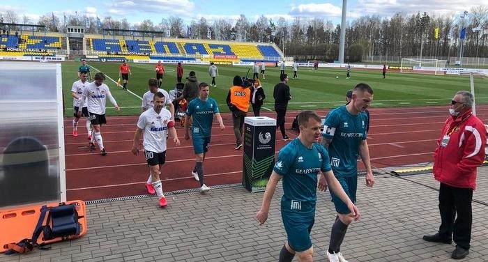 Belarusun "Torpedo-BelAz" klubunun 2 futbolçusunda koronavirus aşkarlanıb