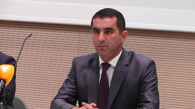 Mətbuat katibi "Jurnalistlərin binası"ndan iki mənzil alıb? - "Birini də nazir toyunda bağışlayıb"