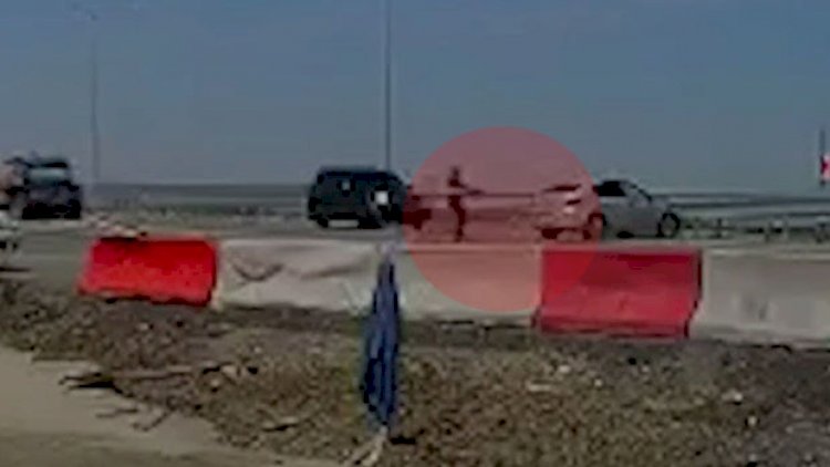 İş adamının maşını gülləbaran edildi, sürücü öldü &ndash; Anbaan VİDEO
