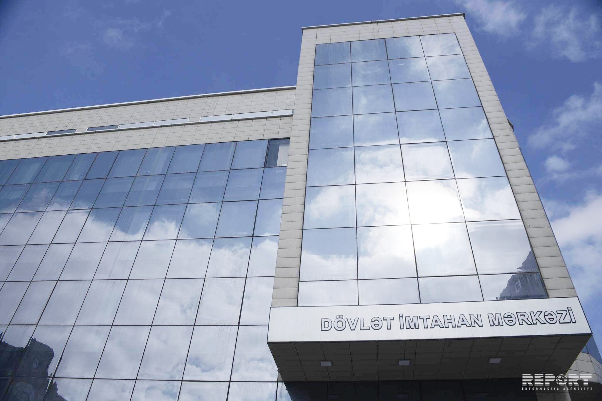 DİM rezidenturaya qəbul imtahanına hazırlaşan namizədlərə müraciət edib
