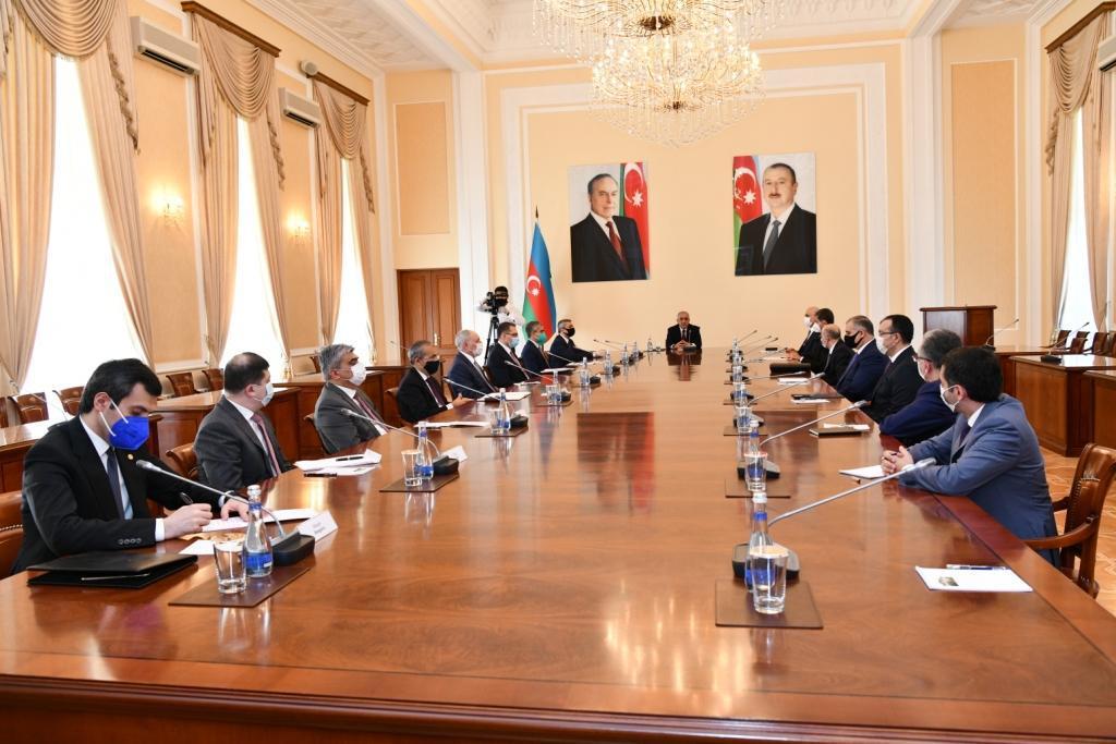 Azərbaycanda nazirlər iclasa maska ilə qatıldı&nbsp;- FOTO