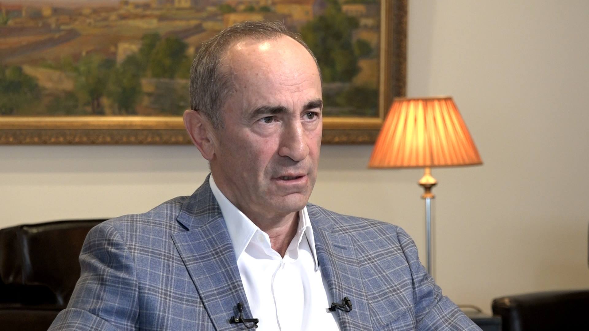 Polis Robert Koçaryanı saxlayıb