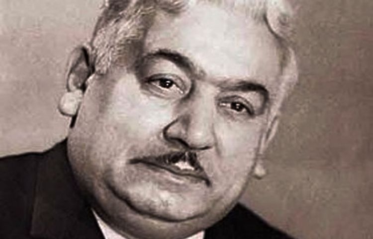 Atası ermənilər tərəfindən öldürülən, "Xalq artisti" adından imtina edən, "Məşədi İbad"ı&nbsp;məşhurlaşdıran, güldüyü yerdə&nbsp;ürəyi dayanan&nbsp;aktyor...- Əliağa Ağayev kimdir? - FOTOLAR