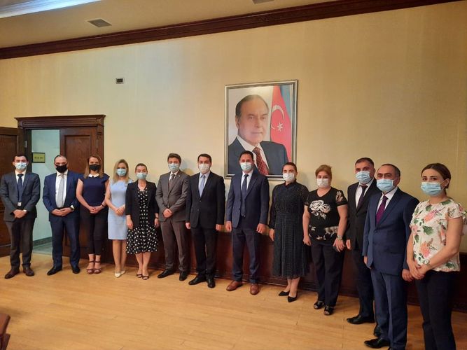 Prezidentin köməkçisi Qarabağ icmasının üzvləri ilə görüşdü - Müzakirə + FOTO