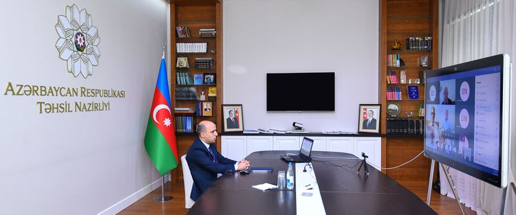 Emin Əmrullayev nazirlik yanında İctimai Şuranın üzvləri ilə videokonfrans keçirib