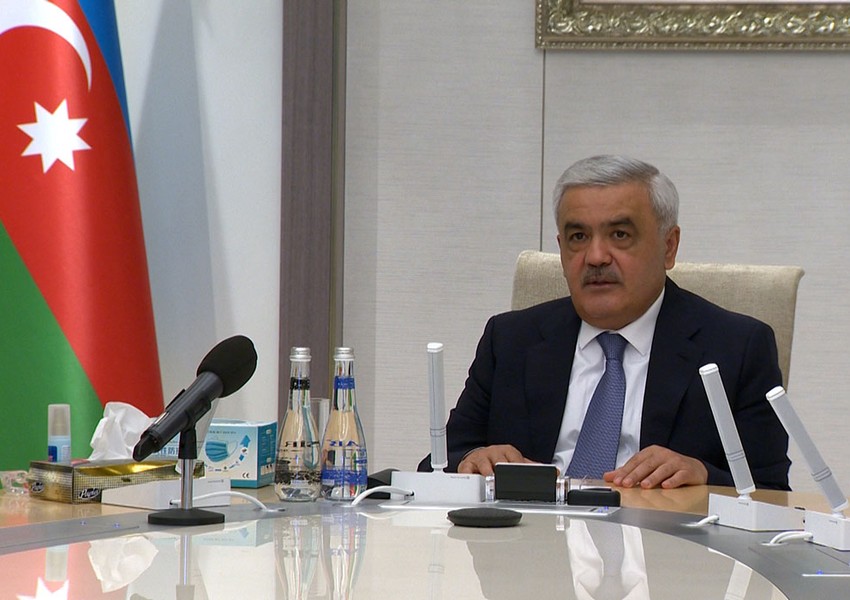 Rövnəq Abdullayevin qızının ərinin bankı indi də "keşbək"ləri kəsdi
