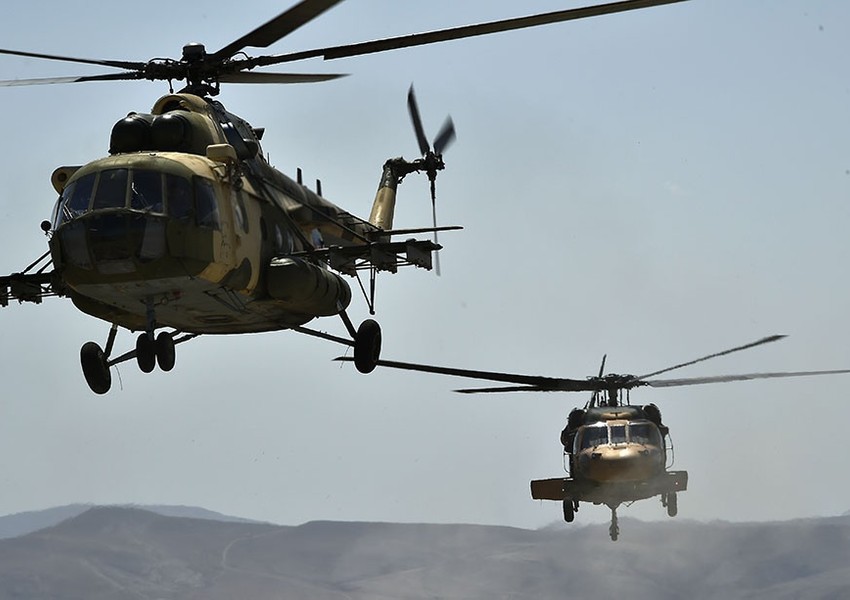 Azərbaycan və Türkiyə helikopterləri&nbsp;birgə taktiki-uçuş təlimlərində - VİDEO